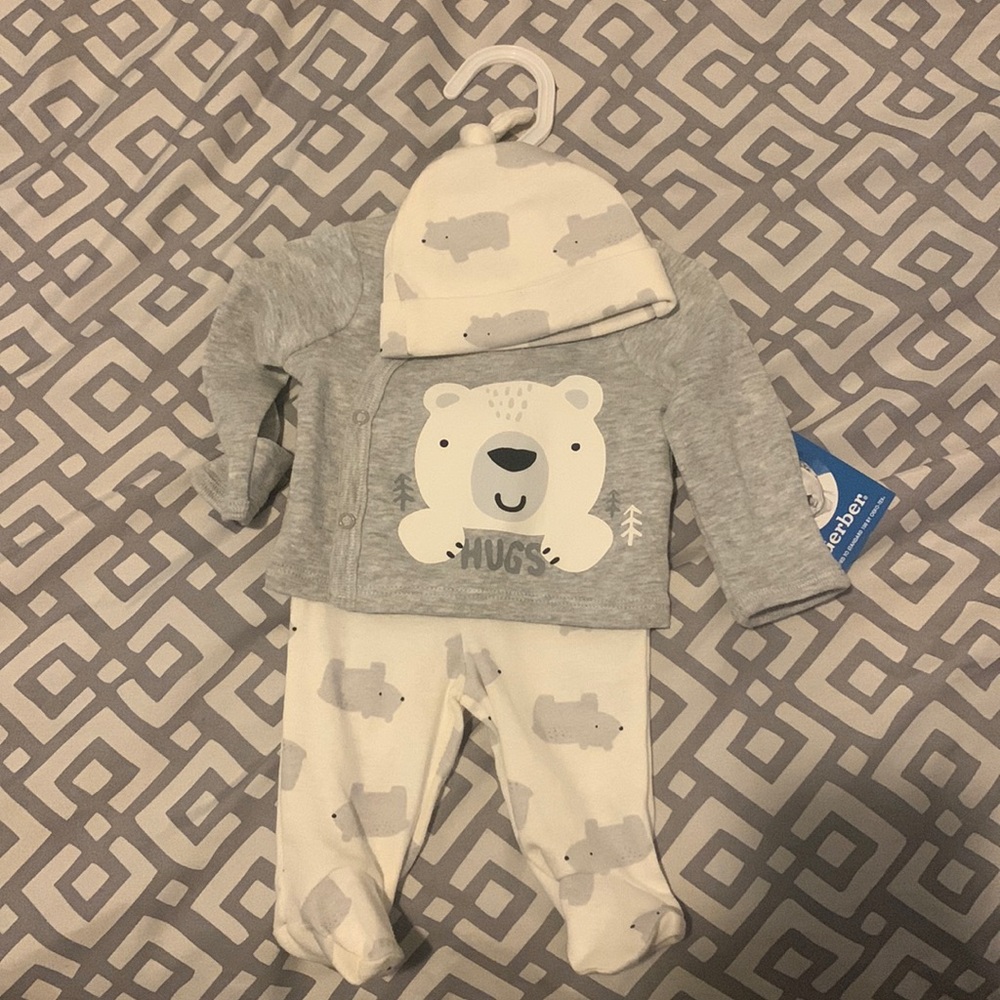Newborn 3 piece Gerber outfit